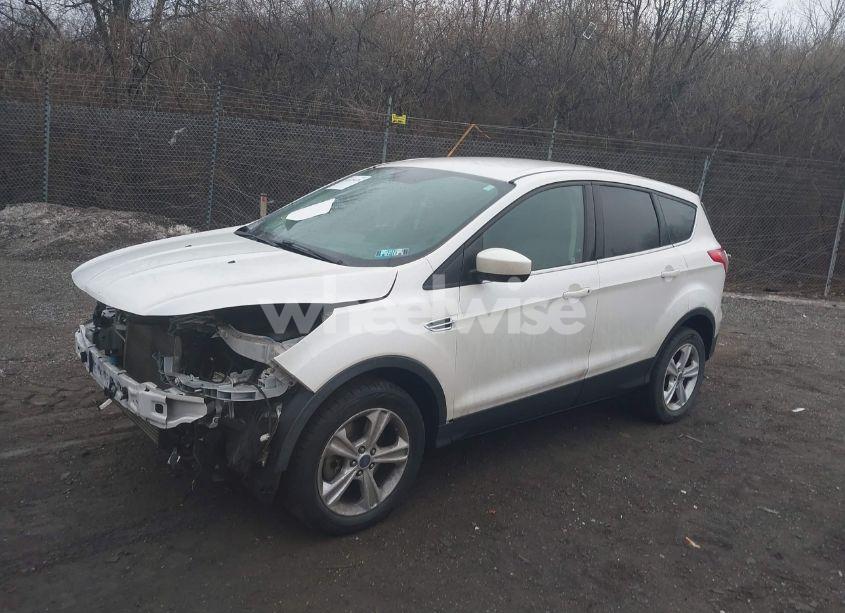 Photo 2 of 2016 Ford Escape SE (VIN 1FMCU9GX8GUA25591)