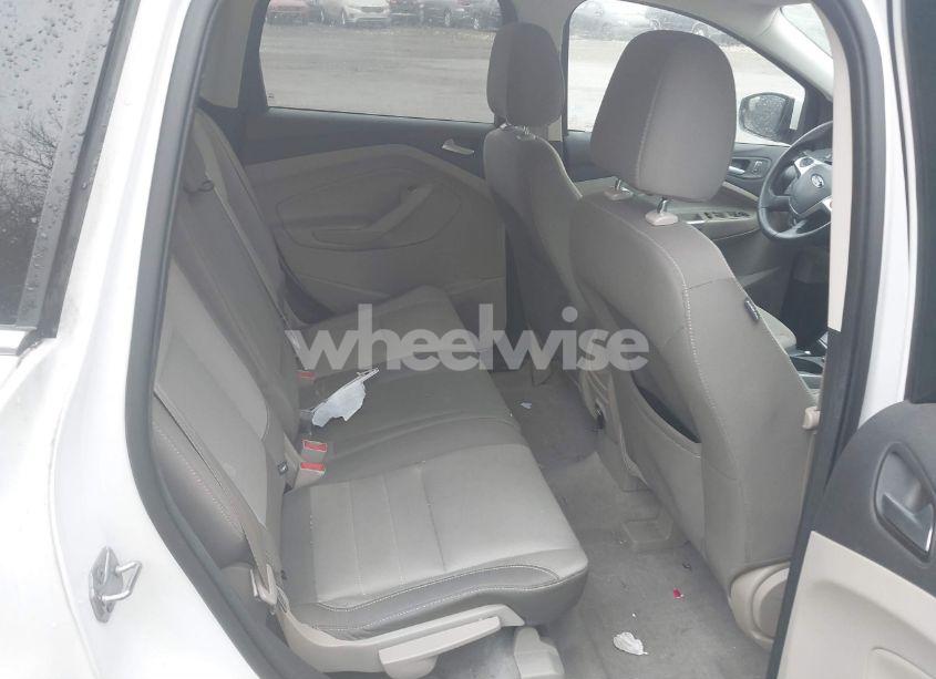 Photo 8 of 2016 Ford Escape SE (VIN 1FMCU9GX8GUA25591)