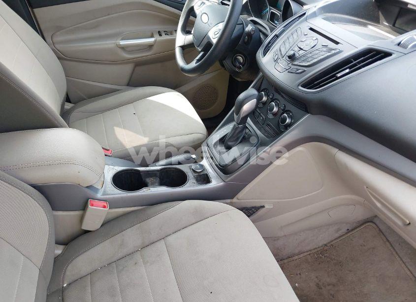 Photo 5 of 2016 Ford Escape SE (VIN 1FMCU9GX8GUA27471)