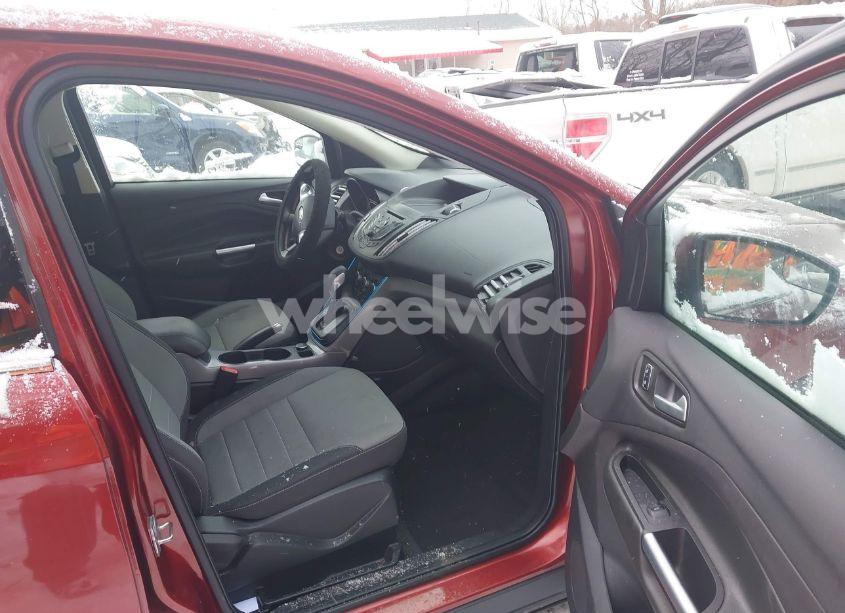 Photo 5 of 2016 Ford Escape SE (VIN 1FMCU9GX8GUA80137)