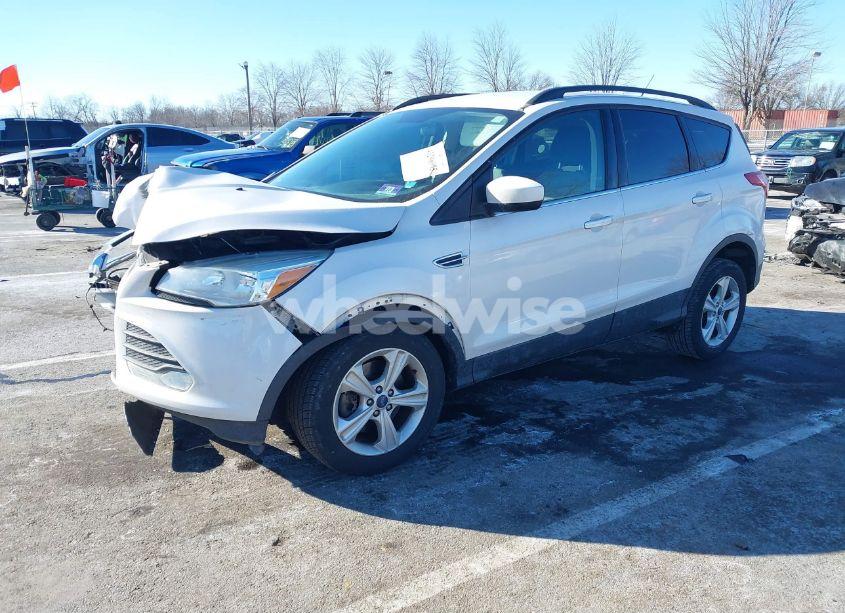 Photo 2 of 2016 Ford Escape SE (VIN 1FMCU9GX8GUA88657)