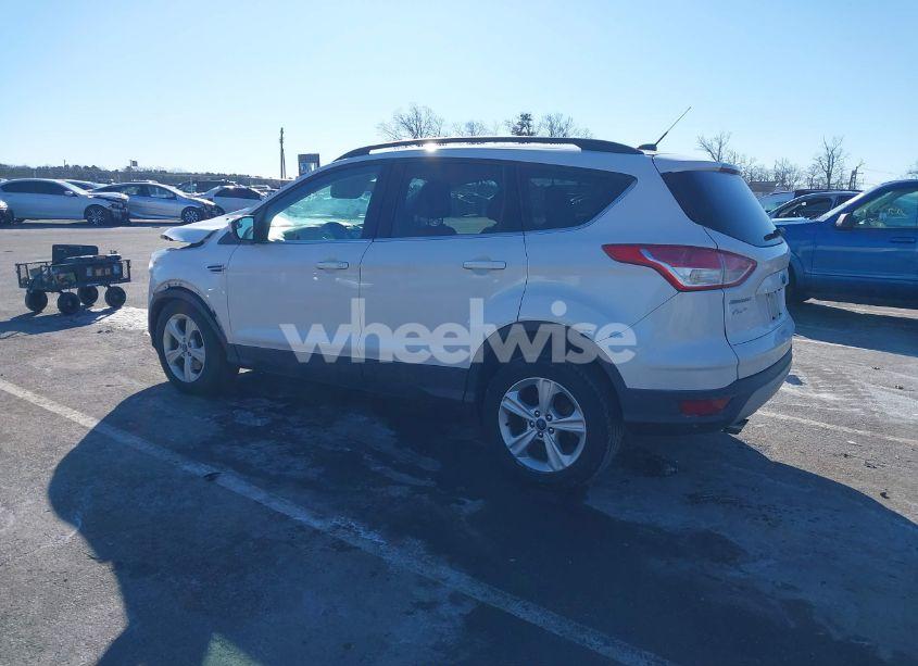 Photo 3 of 2016 Ford Escape SE (VIN 1FMCU9GX8GUA88657)