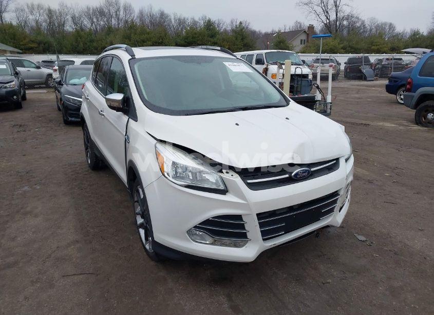 2016 Ford Escape SE (VIN 1FMCU9GX8GUA92661) main photo