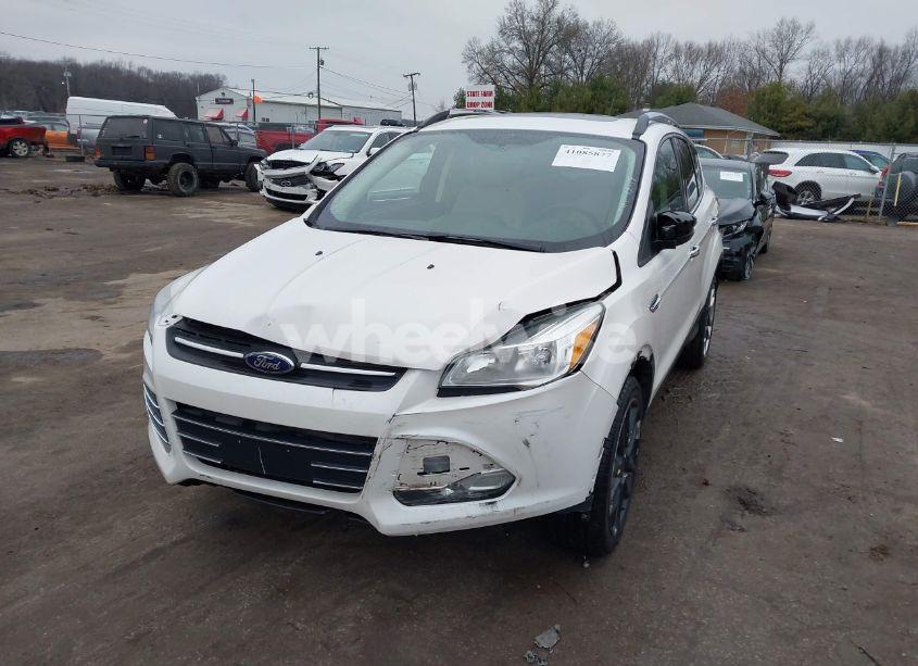 Photo 2 of 2016 Ford Escape SE (VIN 1FMCU9GX8GUA92661)