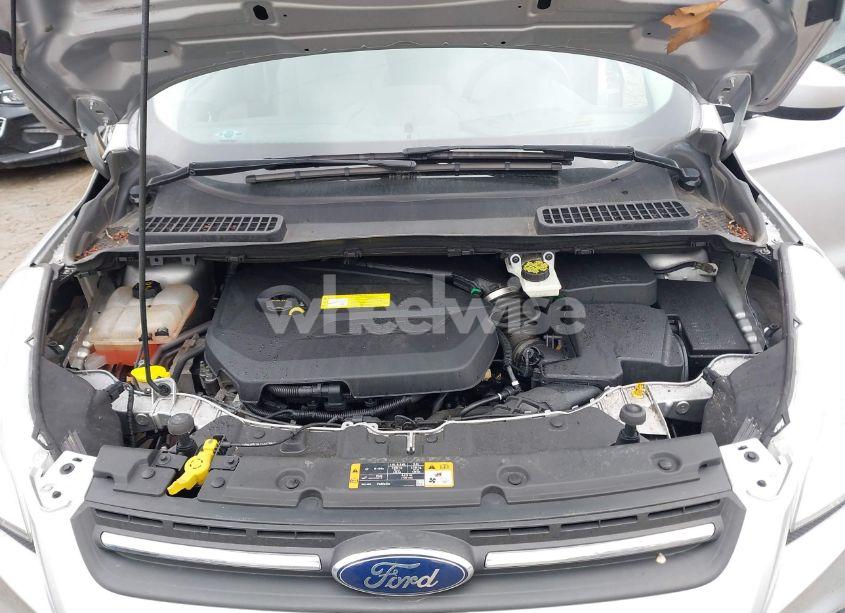 Photo 10 of 2016 Ford Escape SE (VIN 1FMCU9GX8GUB33192)