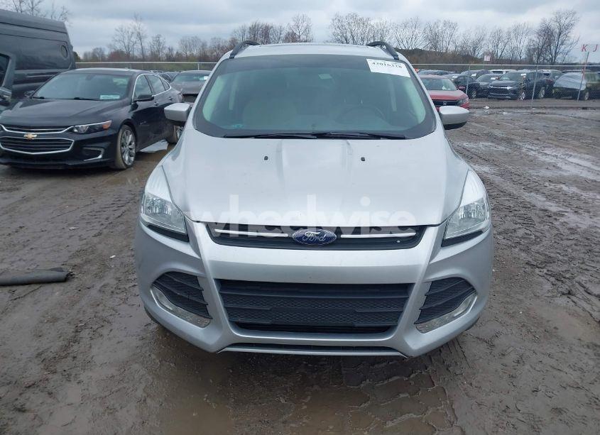 Photo 12 of 2016 Ford Escape SE (VIN 1FMCU9GX8GUB33192)