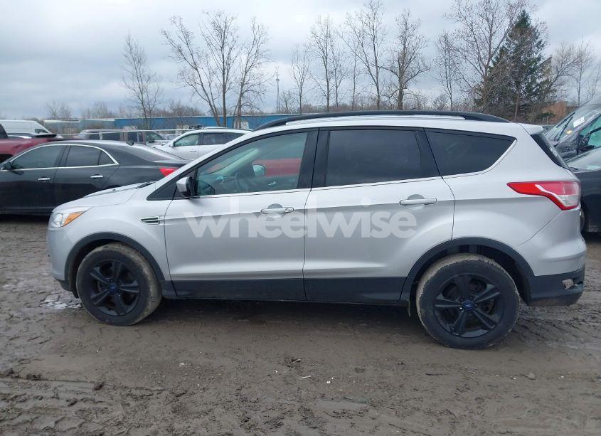 Photo 14 of 2016 Ford Escape SE (VIN 1FMCU9GX8GUB33192)