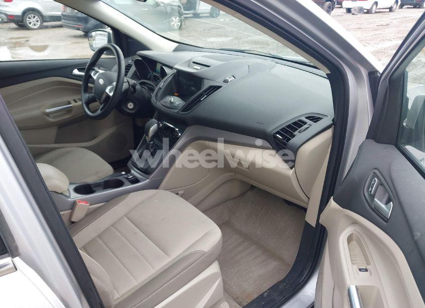 Photo 5 of 2016 Ford Escape SE (VIN 1FMCU9GX8GUB33192)