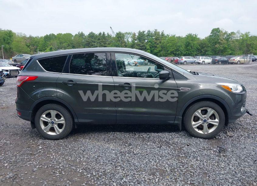 Photo 13 of 2016 Ford Escape SE (VIN 1FMCU9GX8GUB42300)