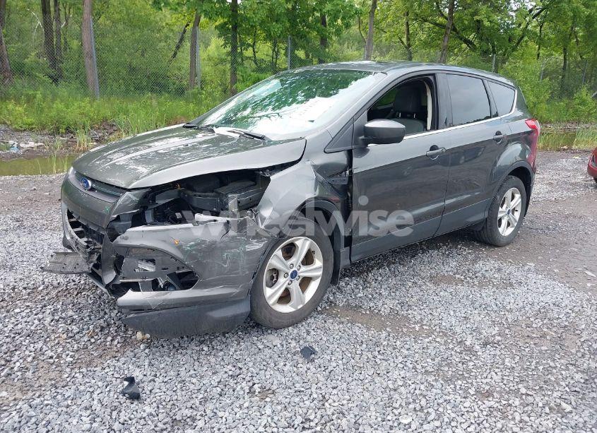 Photo 2 of 2016 Ford Escape SE (VIN 1FMCU9GX8GUB42300)