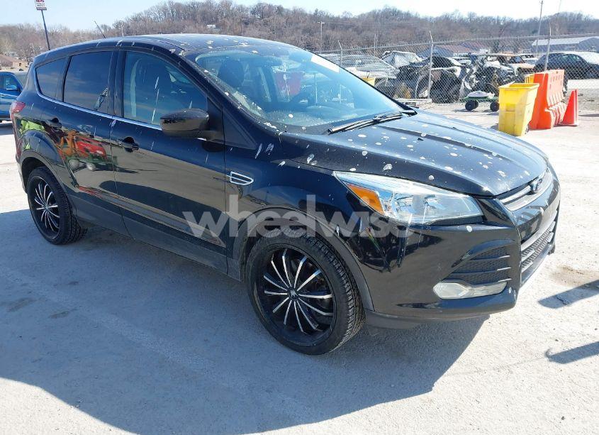 2016 Ford Escape SE (VIN 1FMCU9GX8GUB61980) main photo