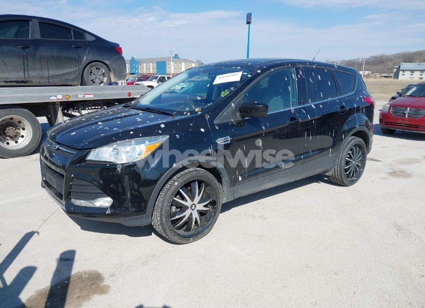 Photo 2 of 2016 Ford Escape SE (VIN 1FMCU9GX8GUB61980)
