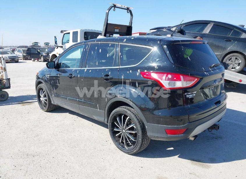 Photo 3 of 2016 Ford Escape SE (VIN 1FMCU9GX8GUB61980)