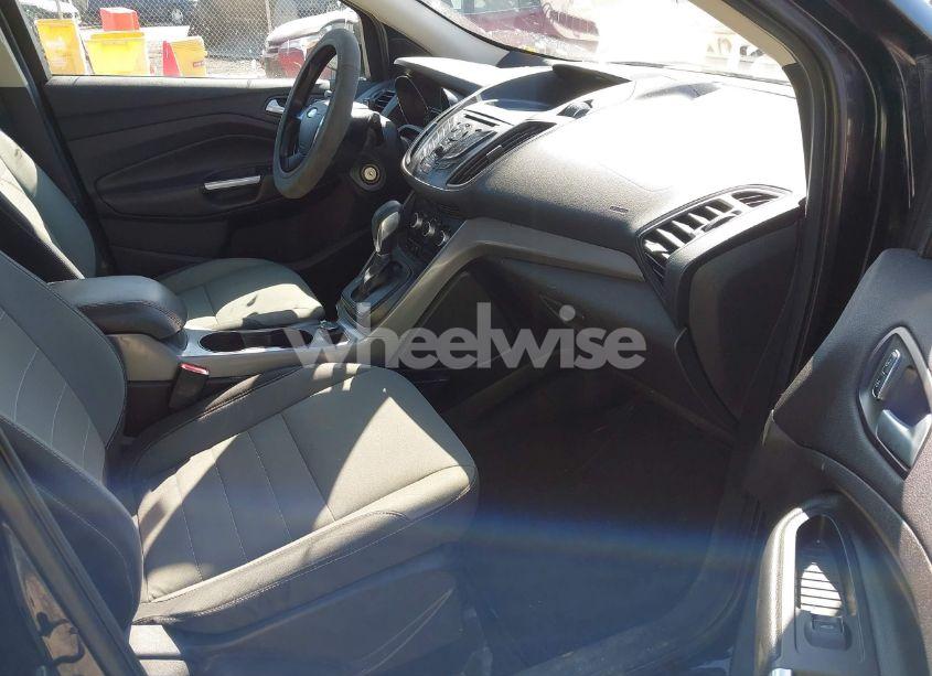 Photo 5 of 2016 Ford Escape SE (VIN 1FMCU9GX8GUB61980)