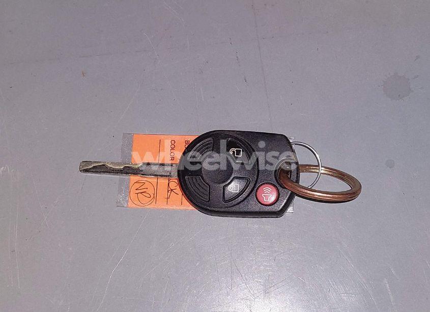 Photo 11 of 2016 Ford Escape SE (VIN 1FMCU9GX8GUB75278)