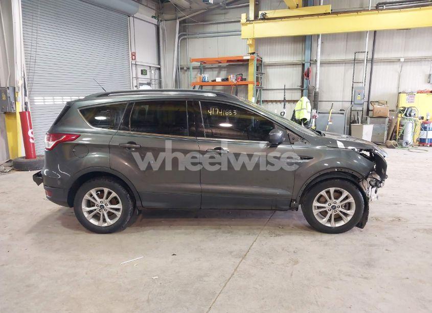 Photo 14 of 2016 Ford Escape SE (VIN 1FMCU9GX8GUB75278)