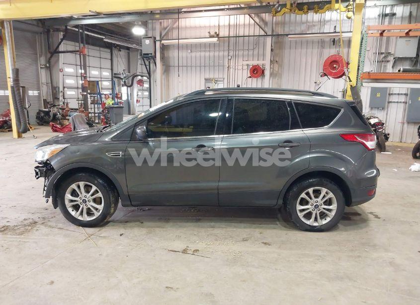 Photo 15 of 2016 Ford Escape SE (VIN 1FMCU9GX8GUB75278)