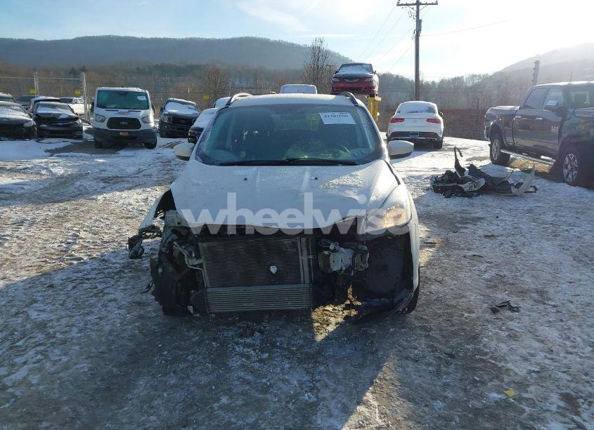 Photo 13 of 2016 Ford Escape SE (VIN 1FMCU9GX8GUB90704)