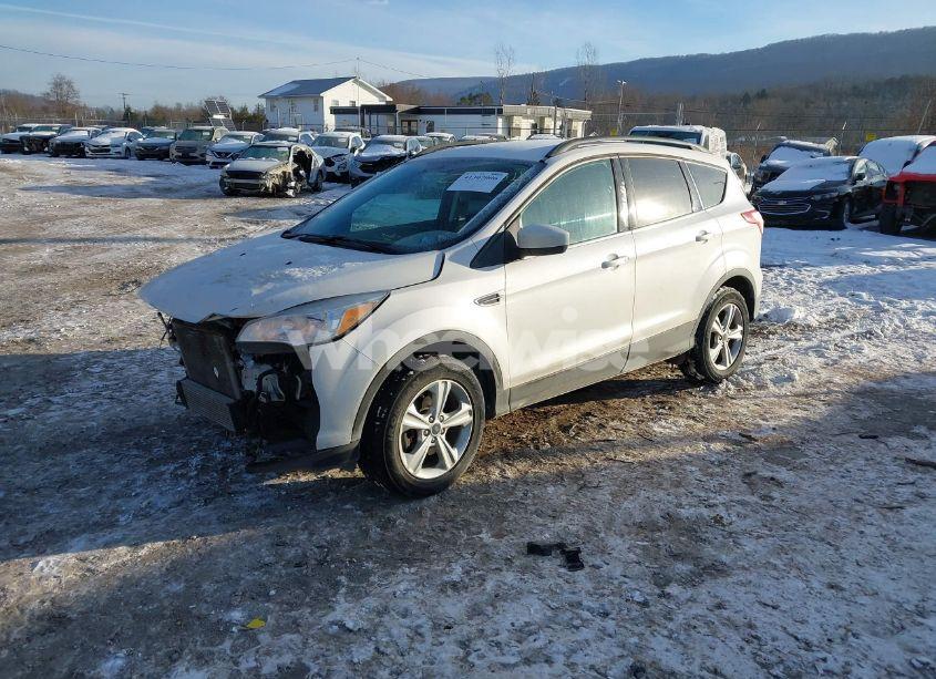 Photo 2 of 2016 Ford Escape SE (VIN 1FMCU9GX8GUB90704)