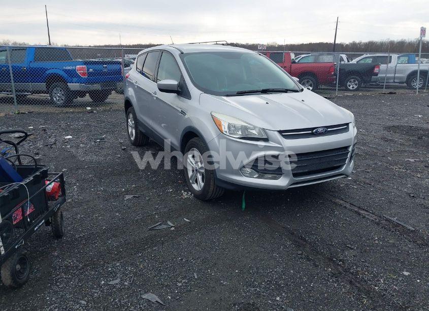 2016 Ford Escape SE (VIN 1FMCU9GX8GUC89281) main photo