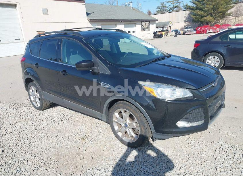 2013 Ford Escape SE (VIN 1FMCU9GX9DUA15888) main photo