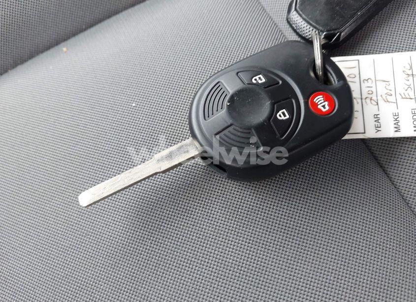 Photo 11 of 2013 Ford Escape SE (VIN 1FMCU9GX9DUA57901)