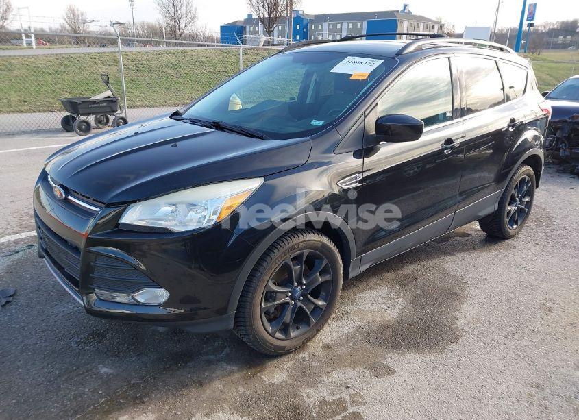 Photo 2 of 2013 Ford Escape SE (VIN 1FMCU9GX9DUB92246)