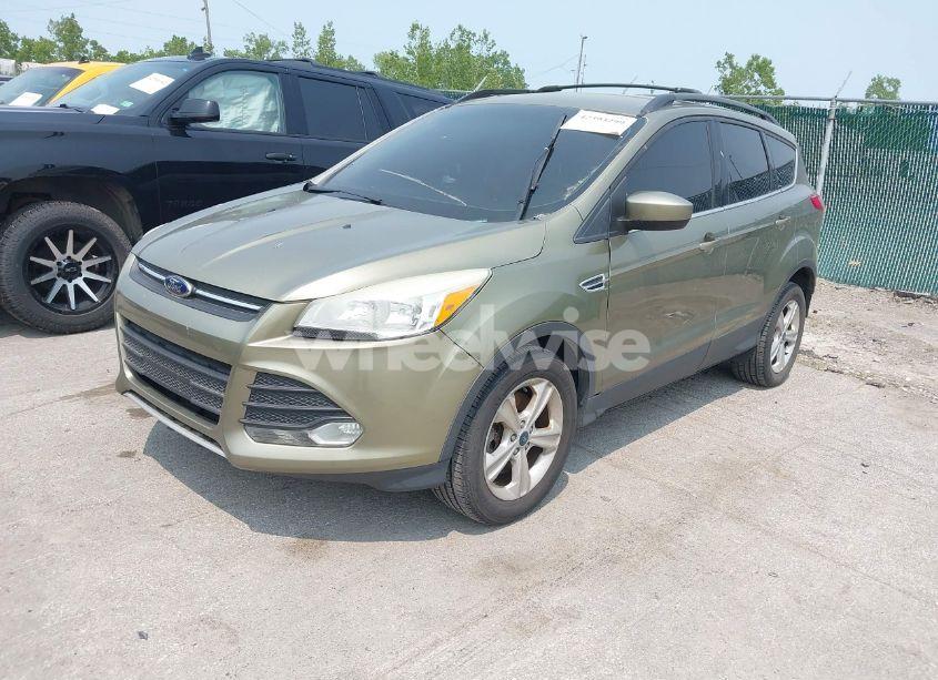 Photo 2 of 2013 Ford Escape SE (VIN 1FMCU9GX9DUC98437)