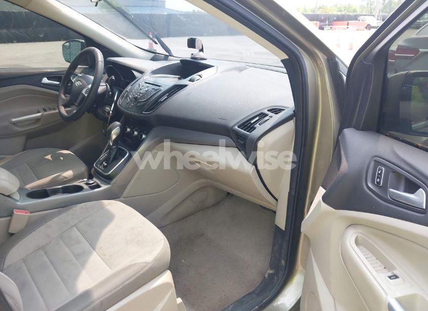 Photo 5 of 2013 Ford Escape SE (VIN 1FMCU9GX9DUC98437)