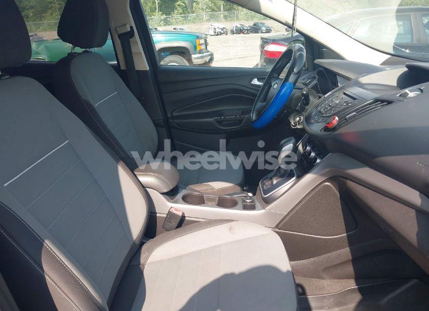 Photo 5 of 2013 Ford Escape SE (VIN 1FMCU9GX9DUD30349)