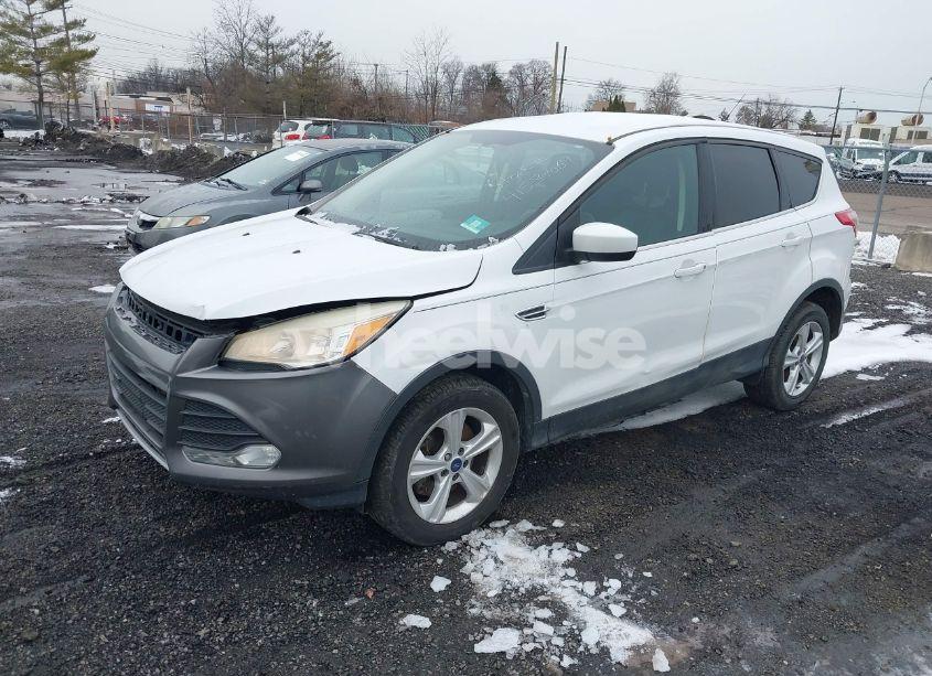 Photo 2 of 2014 Ford Escape SE (VIN 1FMCU9GX9EUB49124)