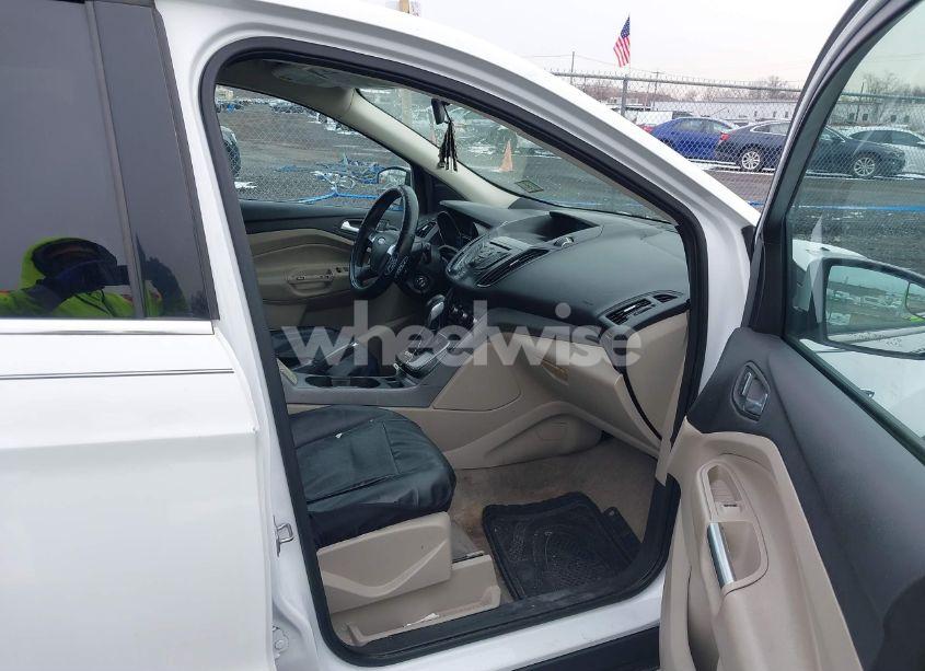 Photo 5 of 2014 Ford Escape SE (VIN 1FMCU9GX9EUB49124)
