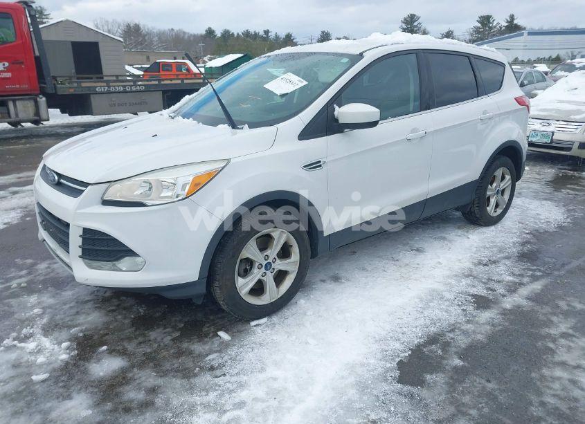 Photo 2 of 2014 Ford Escape SE (VIN 1FMCU9GX9EUC52639)