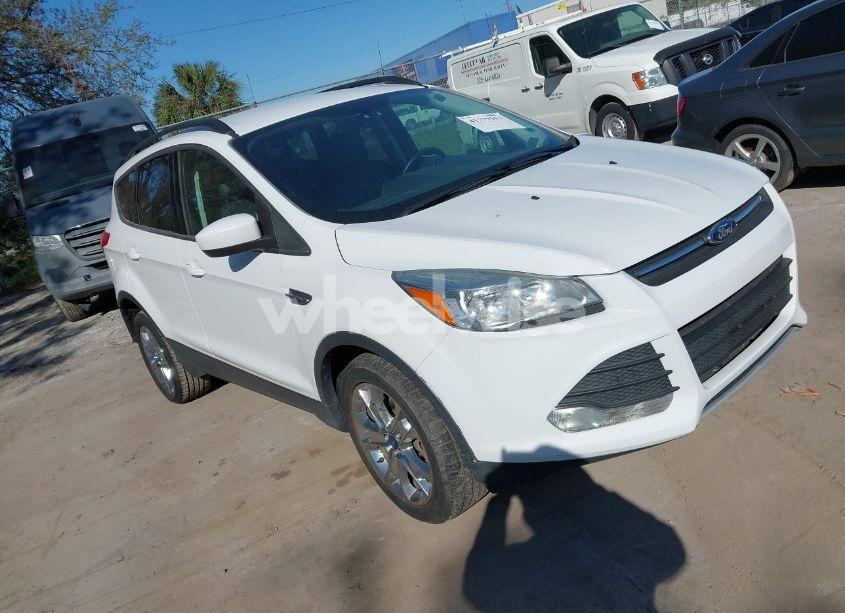 2015 Ford Escape SE (VIN 1FMCU9GX9FUA58047) main photo