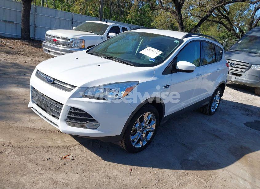 Photo 2 of 2015 Ford Escape SE (VIN 1FMCU9GX9FUA58047)