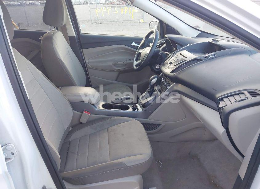 Photo 5 of 2016 Ford Escape SE (VIN 1FMCU9GX9GUA55568)