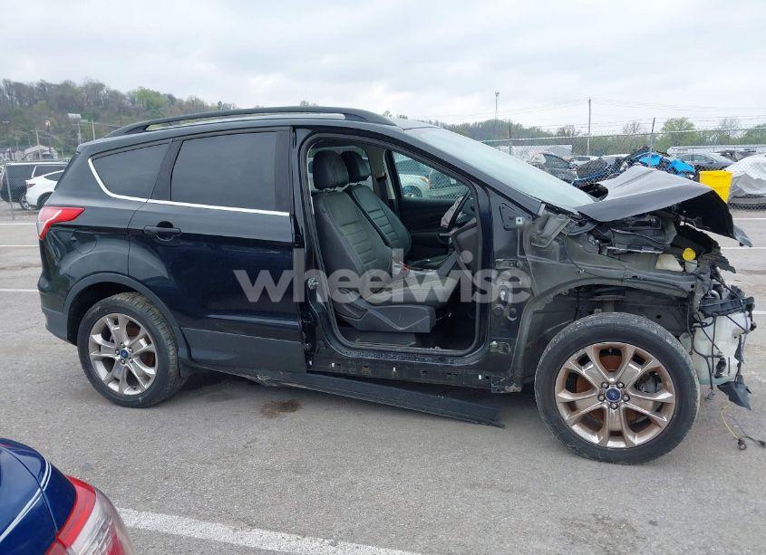 Photo 13 of 2016 Ford Escape SE (VIN 1FMCU9GX9GUA62830)