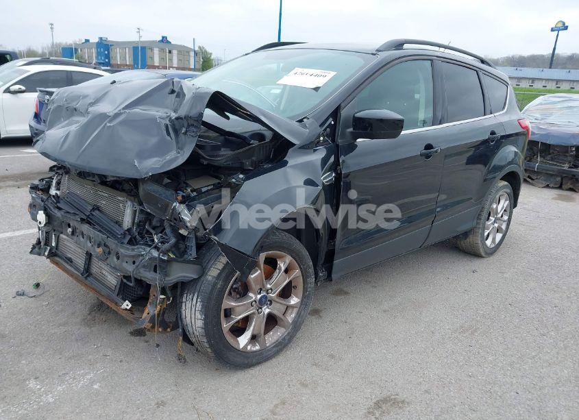 Photo 2 of 2016 Ford Escape SE (VIN 1FMCU9GX9GUA62830)