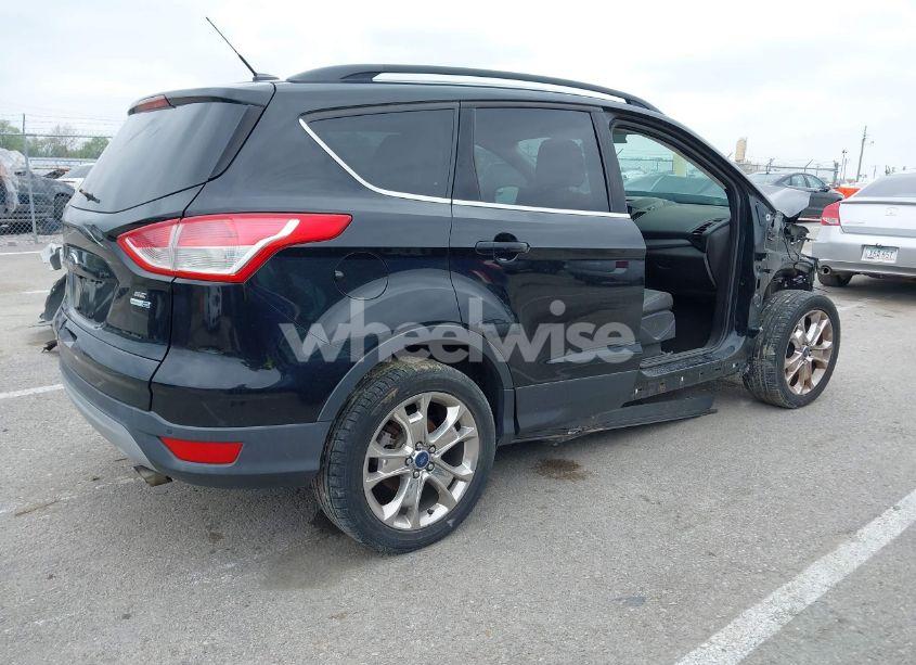 Photo 4 of 2016 Ford Escape SE (VIN 1FMCU9GX9GUA62830)