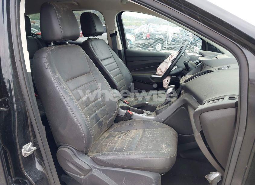 Photo 5 of 2016 Ford Escape SE (VIN 1FMCU9GX9GUA62830)