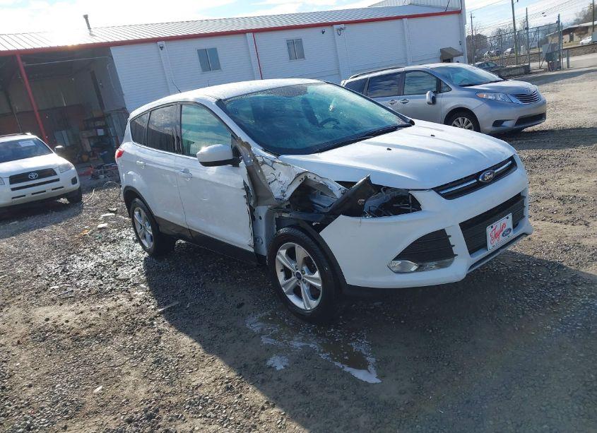 2016 Ford Escape SE (VIN 1FMCU9GX9GUA75190) main photo