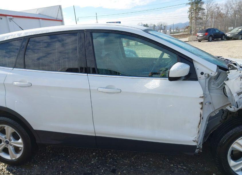 Photo 13 of 2016 Ford Escape SE (VIN 1FMCU9GX9GUA75190)