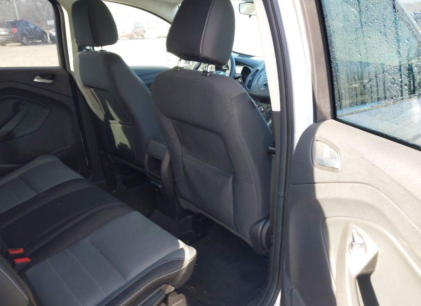 Photo 8 of 2016 Ford Escape SE (VIN 1FMCU9GX9GUA75190)