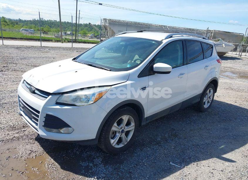 Photo 2 of 2016 Ford Escape SE (VIN 1FMCU9GX9GUA76601)