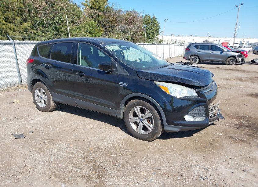 2016 Ford Escape SE (VIN 1FMCU9GX9GUA94922) main photo