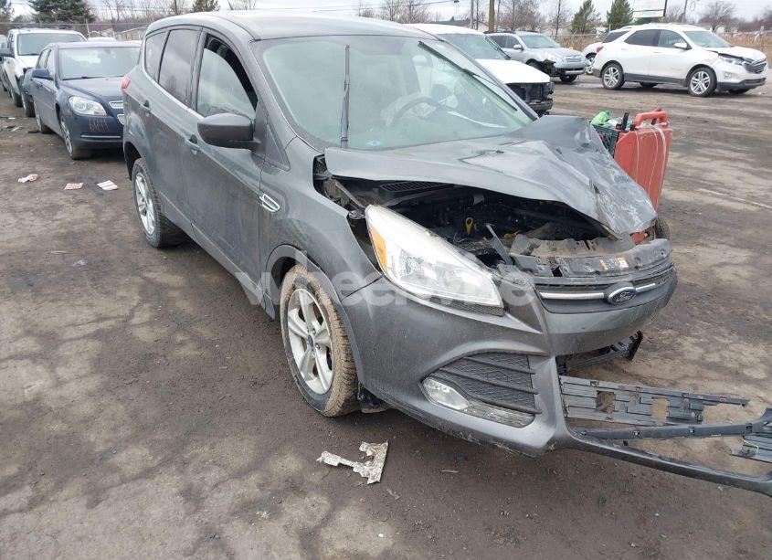 2016 Ford Escape SE (VIN 1FMCU9GX9GUB91960) main photo