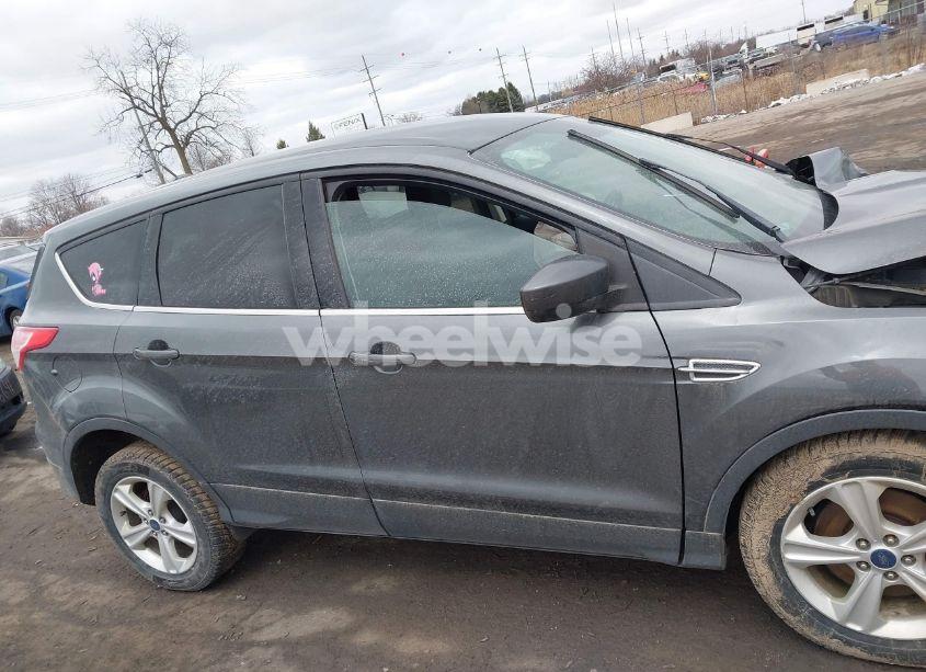 Photo 13 of 2016 Ford Escape SE (VIN 1FMCU9GX9GUB91960)