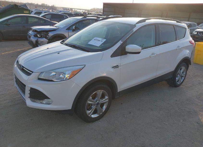 Photo 2 of 2016 Ford Escape SE (VIN 1FMCU9GX9GUB92042)