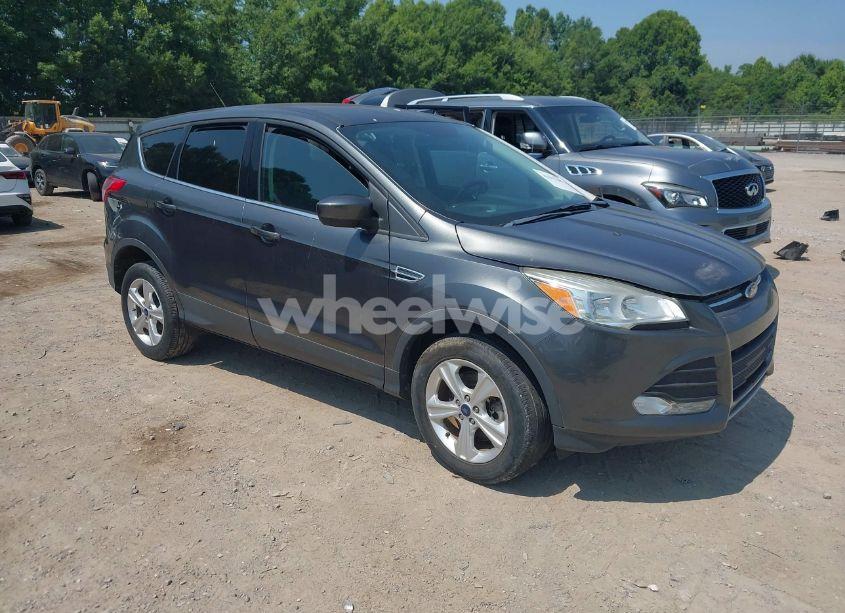 2016 Ford Escape SE (VIN 1FMCU9GX9GUC73400) main photo