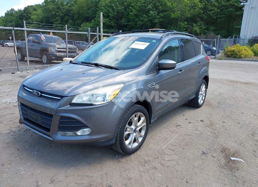 Photo 2 of 2013 Ford Escape SE (VIN 1FMCU9GXXDUA97162)